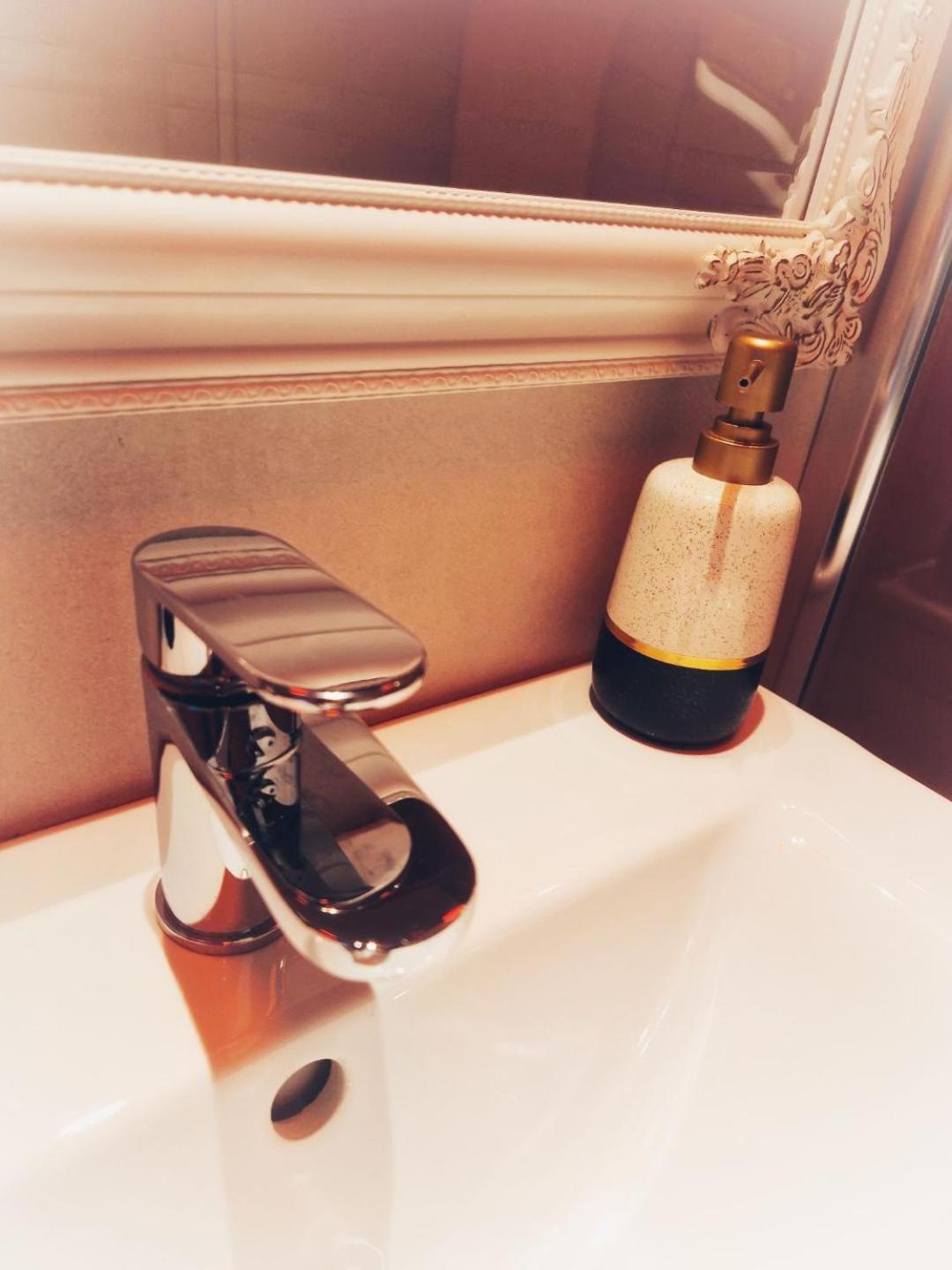 Afi Discret Jacuzzi Apartment บูคาเรสต์ ภายนอก รูปภาพ